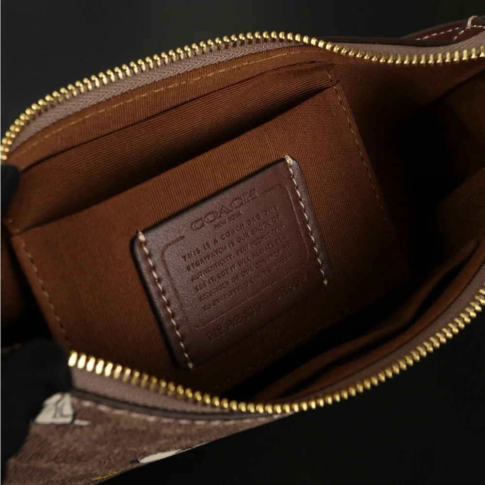 Coach x Peanuts Snoopy Signature Hobo Bag - Picture 6 of 8